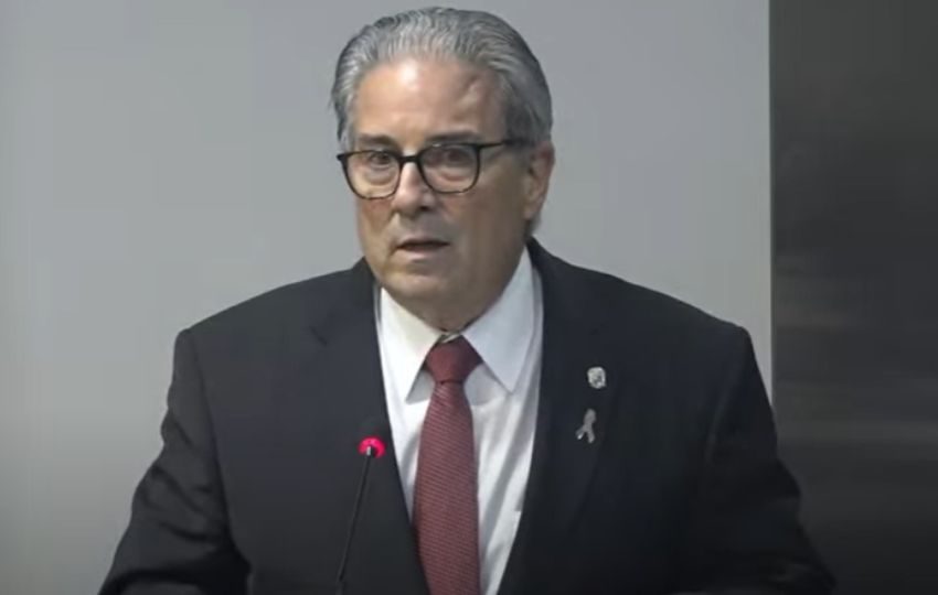 Fernando Boyd Galindo, ministro de Salud. 