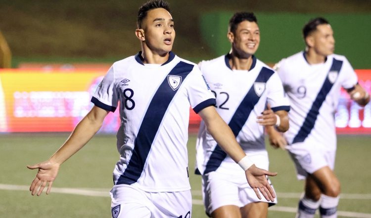 El equipo de Guatemala se encuentra listo para enfrentar Surinan en Paramaribo. Foto: EFE