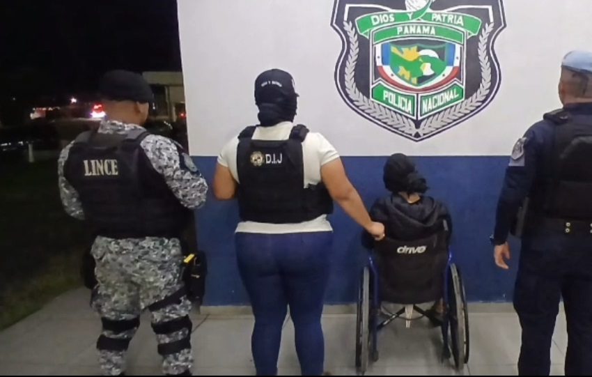 Esta ciudadana ahora deberá enfrentar a un juez de garantías quien determinará la situación legal de la detenida.