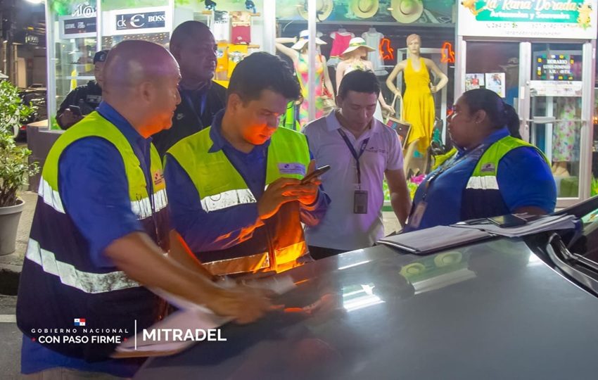 Agentes durante los operativos. Foto: Cortesía/Mitradel