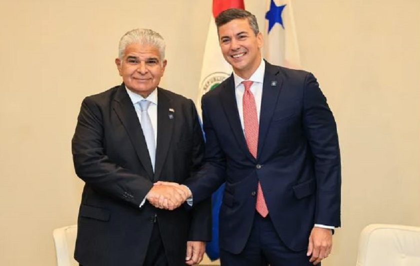José Raúl Mulino junto a su homólogo Santiago Peña. Foto: Cortesía