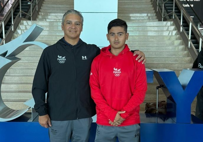 Guillermo Gasperi (izq.) y Daniel Martínez, representarán a Panamá en Vela en los Juegos Centroamericanos. Foto: Cortesía
