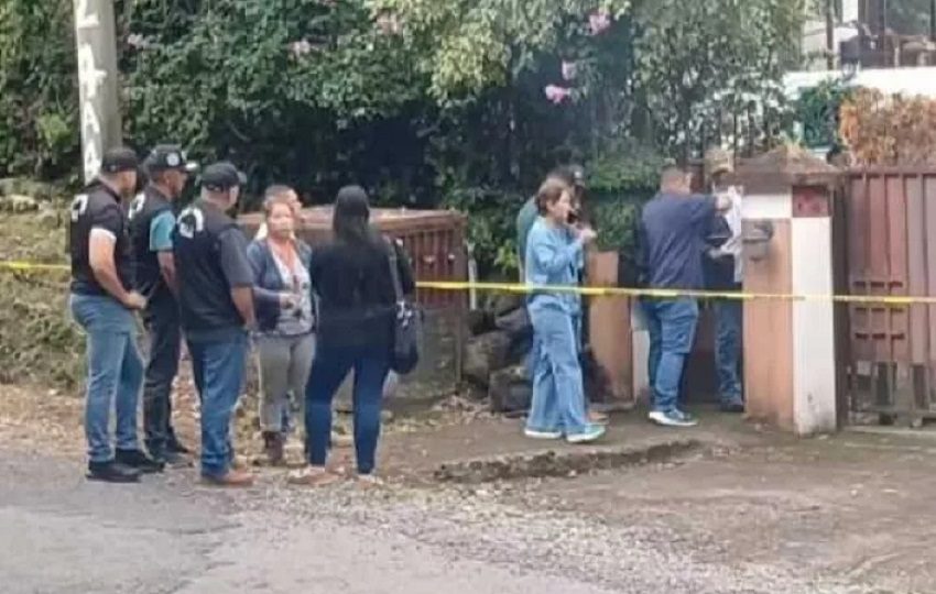 El cuerpo se encontraba en la vivienda, además registraba golpes. Foto. Cortesía