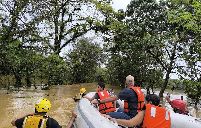 Las autoridades mantienen el monitoreo permanente de los niveles de los ríos y la evaluación de daños y necesidades en las zonas afectadas por las lluvias. Foto. Sinaproc