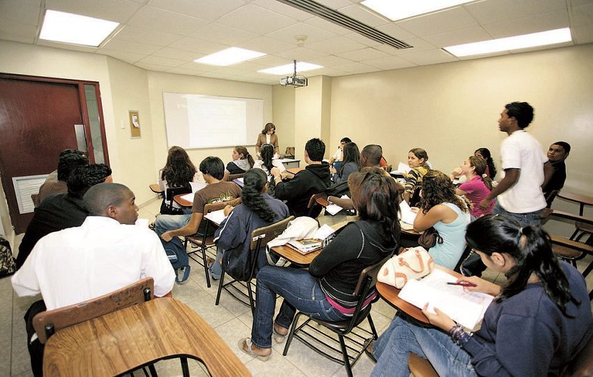 En educación hay muchas cosas que resolver, dijo la viceministra académica Agnes De León. 