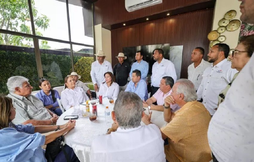Sellevó a cabo una reunión con las autoridades locales de la provincia de Coclé. Foto. Cortesía