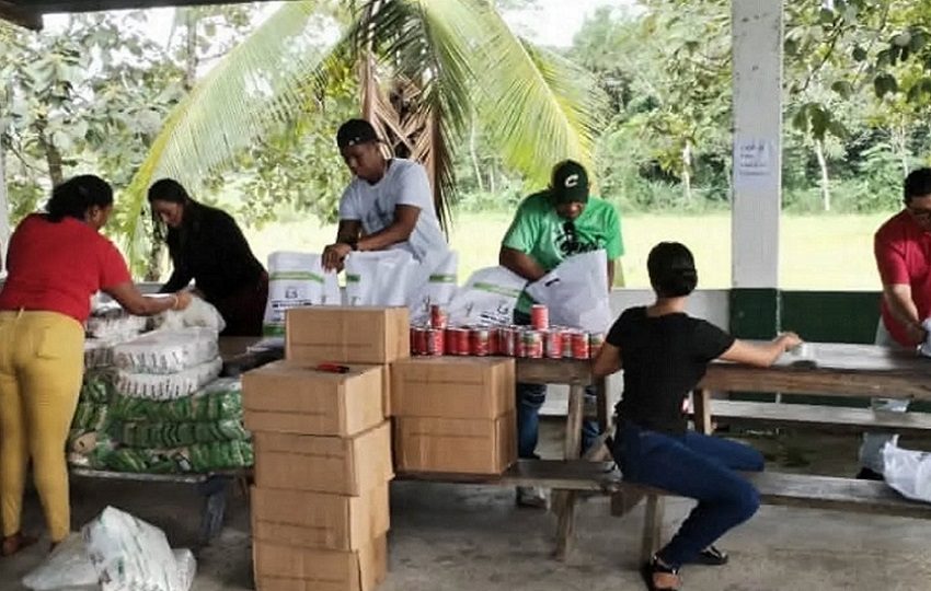 Cada una de las cajas incluirá productos como jamón picnic, piña, arroz, guandú y azúcar. Diomedes Sánchez