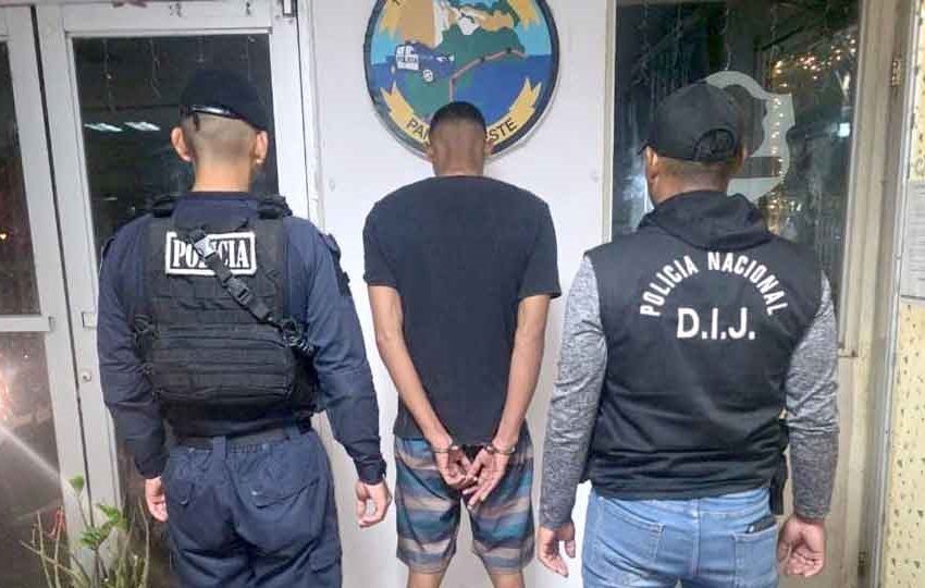 El sospechoso fue trasladado para los trámites correspondientes. Foto Eric Montenegro