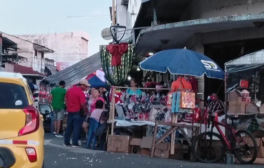  La Policía Nacional informó el reforzamiento de los operativos de vigilancia en las zonas comerciales. Foto: Thays Domínguez