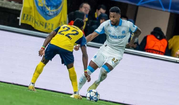 El panameño Murillo (der.)  y  Niang del Royale Union St. Gilloise. Foto: Instagram