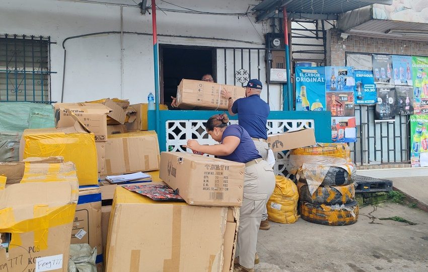 Toda la mercancía confiscada fue trasladada a la sede de Aduanas en la ciudad capital. Foto: Eric Montenegro