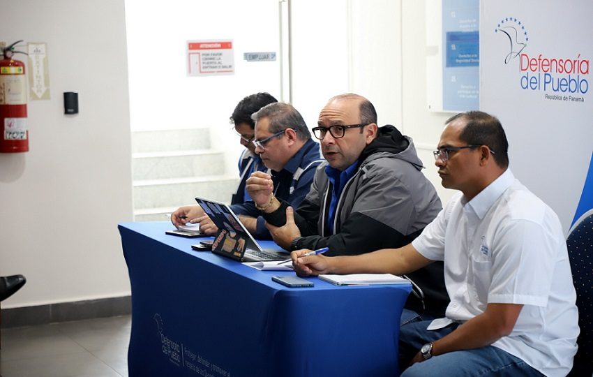 Durante la reunión. Foto: Cortesía