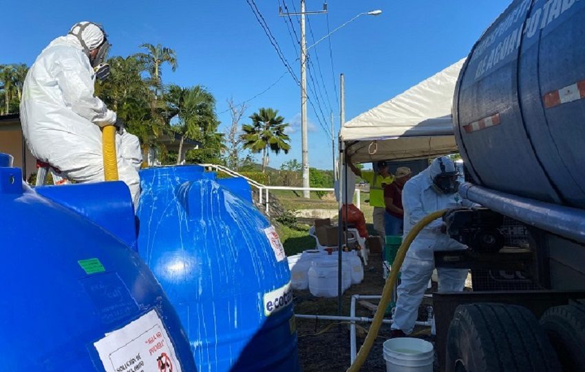 Usuarios del distrito expresaron su malestar, debido a que el suministro de agua potable fue interrumpido antes de la hora previamente anunciada, generando afectaciones en viviendas y comercios. Foto. Thays Domínguez
