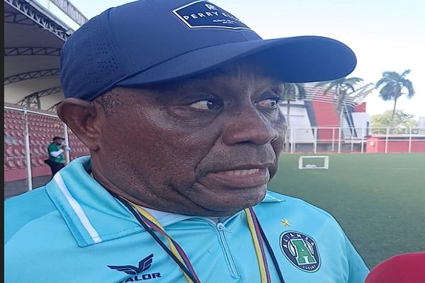 Jair Palacios, técnico del Alianza. 