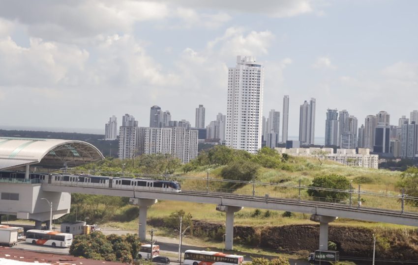  En diciembre en Panamá se aprobó un aumento de entre 9,50 y 15 dólares del salario mínimo mensual. Foto: Alexander Santamaría/Epasa