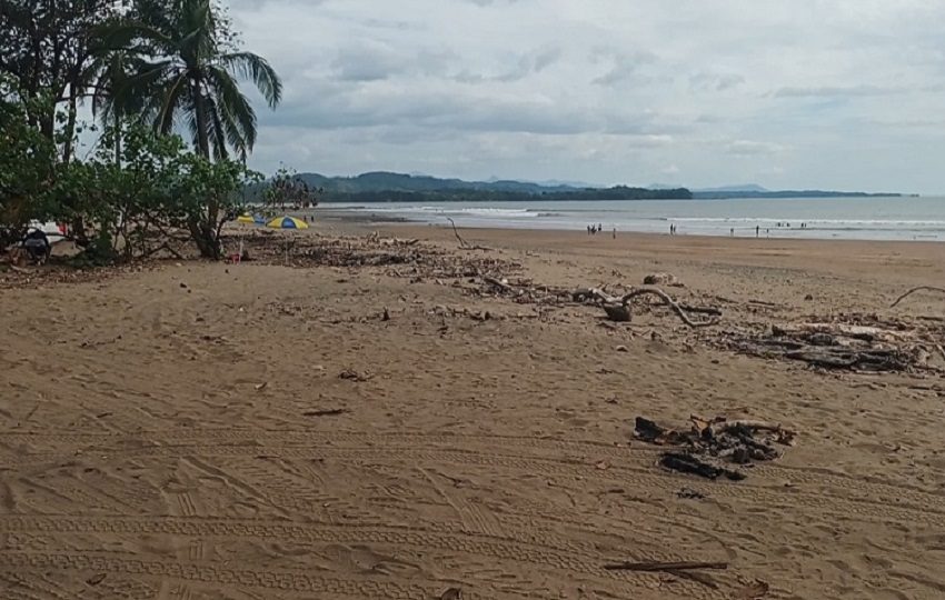 La vigilancia de las playas estará a cargo del Cuerpo de Bomberos, la Policía Nacional, Sinaproc y unidades especializadas en emergencias. Foto. Melquíades Vásquez