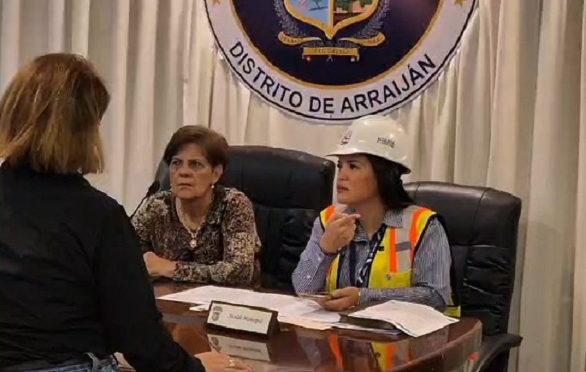 Luzdenia Oliver, presidenta del concejo, explicó que en la reunión se aclaró que, aun cuando se escuchó el planteamiento de la alcaldesa Peñalba, la exoneración de impuestos es potestad de los ediles. Foto. Eric Montenegro