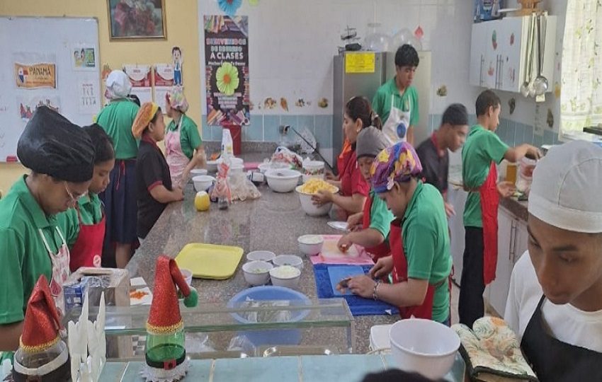 Los alumnos también reciben formación técnica. Foto: Cortesía 