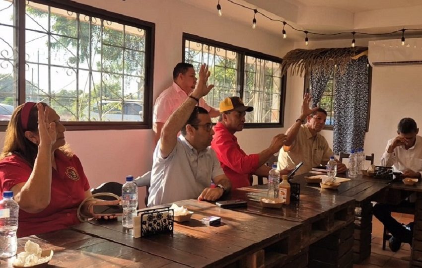  Los alcaldes coincidieron en que no es sostenible mantener vertederos municipales abiertos por tantos años, debido al impacto negativo que generan en la salud de las comunidades. Foto. Thays Domínguez