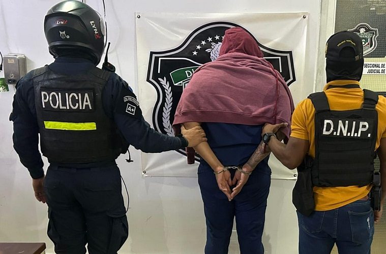 El galeno de 35 años fue detenido este en el corregimiento de Bella Vista, provincia de Panamá. Foto. Policía Nacional