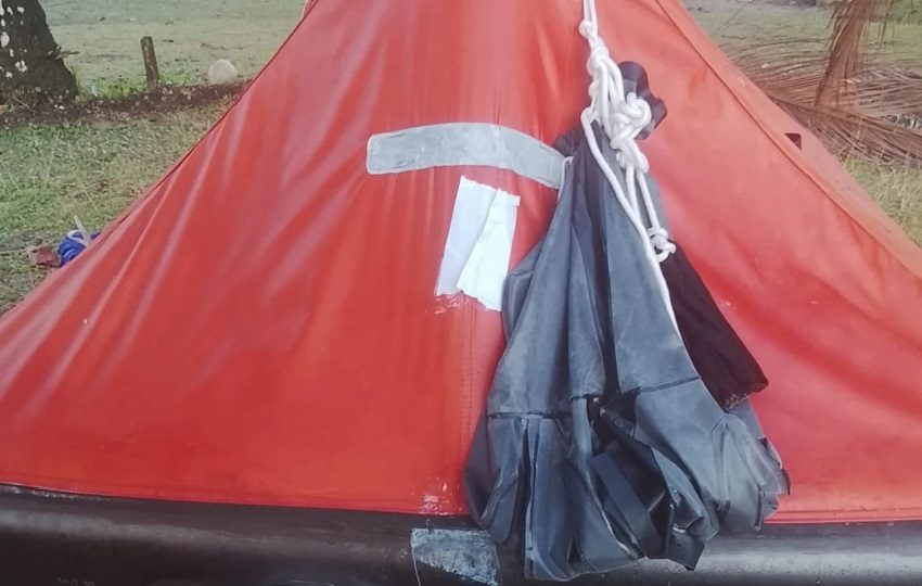 Los cuatro náufragos dijeron que eran de nacionalidad colombiana. Foto. Cortesía.. Despierta Donoso