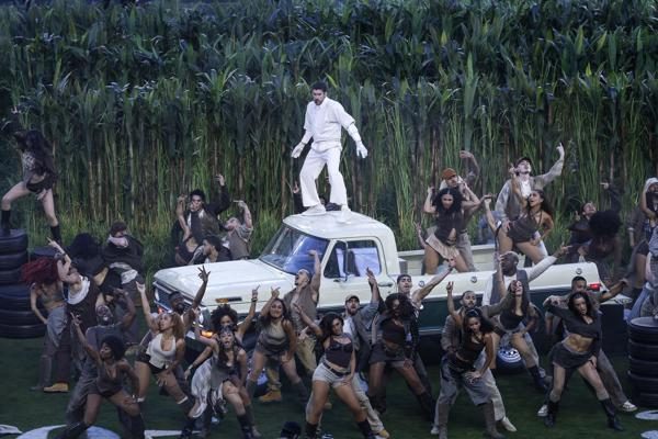Bad Bunny en el show de medio tiempo del Super Bowl LX  entre New England Patriots  y Seattle Seahawks.. Foto: EFE