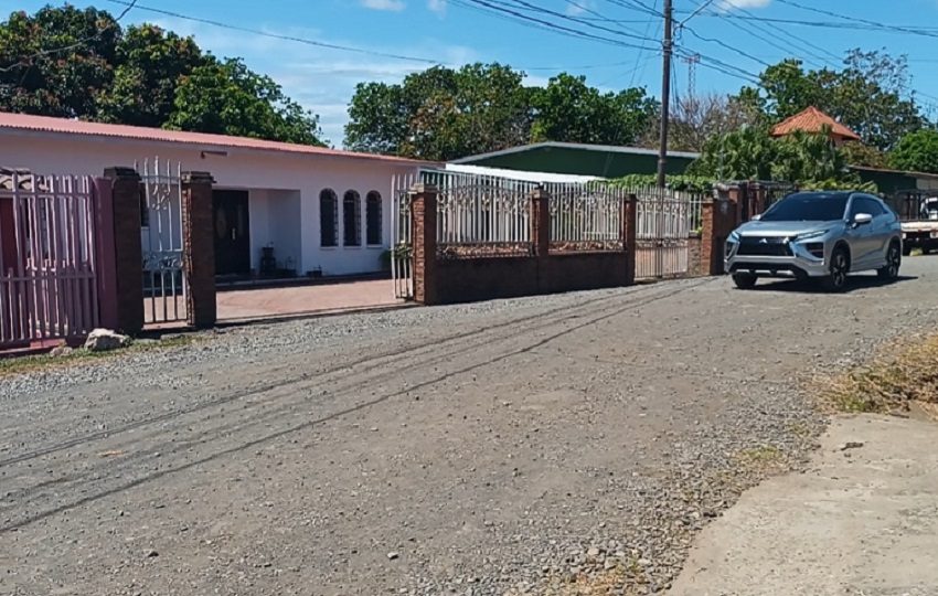 Los residentes hacen un llamado a las autoridades competentes para que se investigue esta práctica y se establezcan mecanismos que obliguen a las promotoras a cumplir con sus deberes. Foto.Melquíades Vásquez