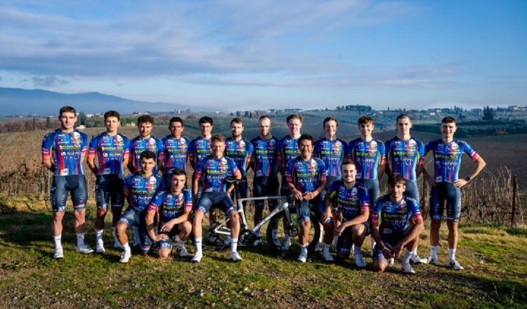 La marca de bicicletas Rali, junto al equipo Solution Tech – Vini Fantini – Rali. Foto: Cortesía