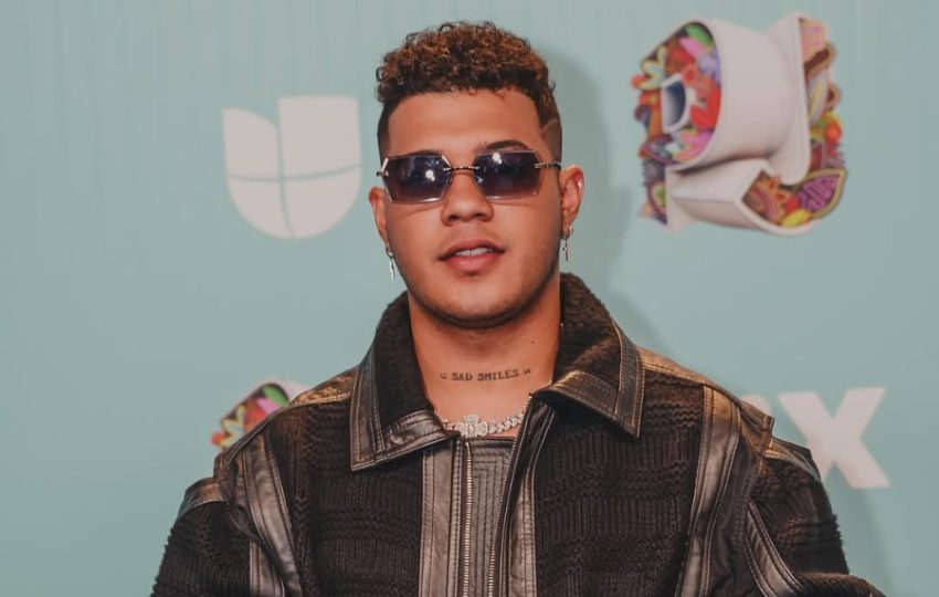 'Boza' en los Premios Juventud. Foto: Instagram / @bozamusic