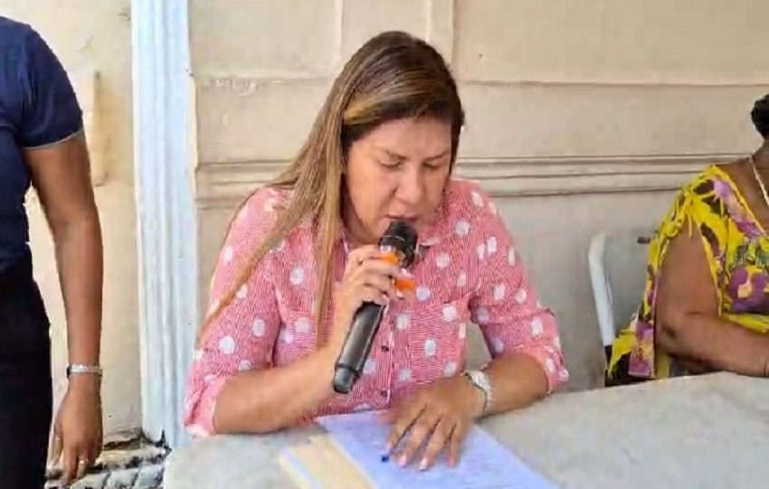 Los 11 representantes exigen a la alcaldía el pago a las juntas comunales para su correcto funcionamiento. Foto. Diómedes Sánchez