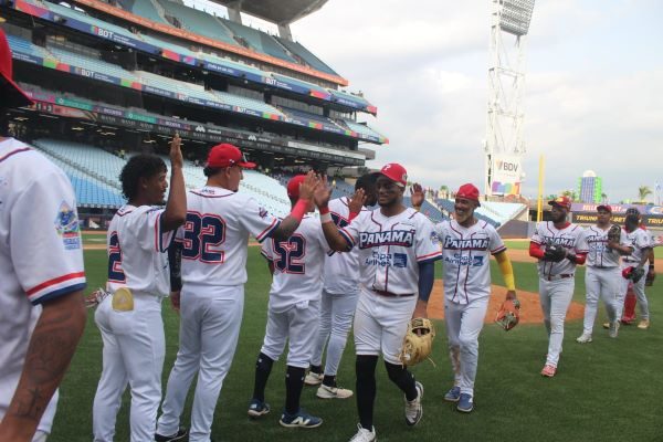 Jugadores de Panamá en la Serie de las Américas. Foto: Probeis 