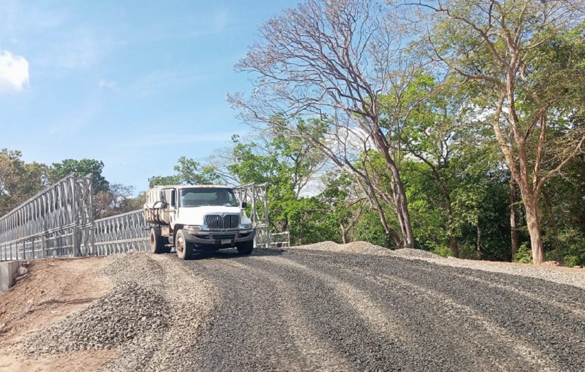 La obra consiste en una estructura modular de 160 pies de longitud, diseñada con rodadura de doble vía y pasos peatonales en ambos laterales. EFE
