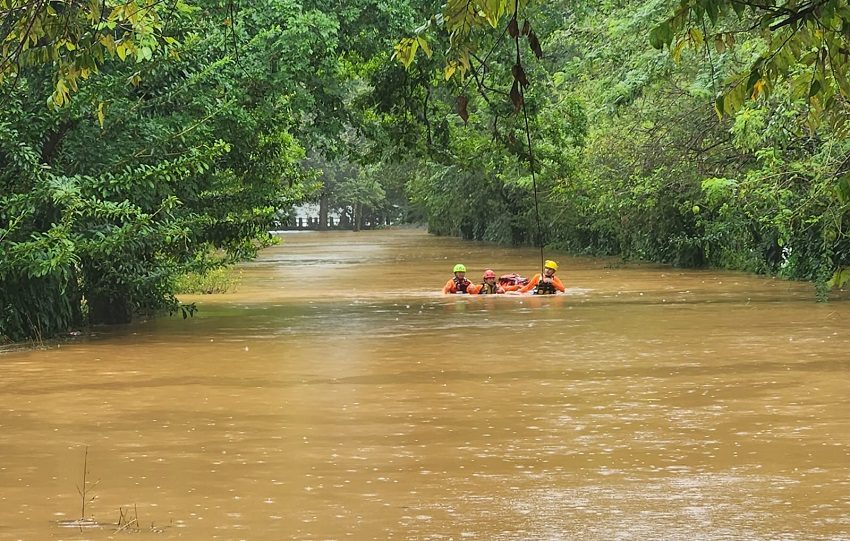 Pese a los esfuerzos realizados, se confirmó su fallecimiento en el sitio, provocando escenas de profundo dolor entre sus seres queridos.