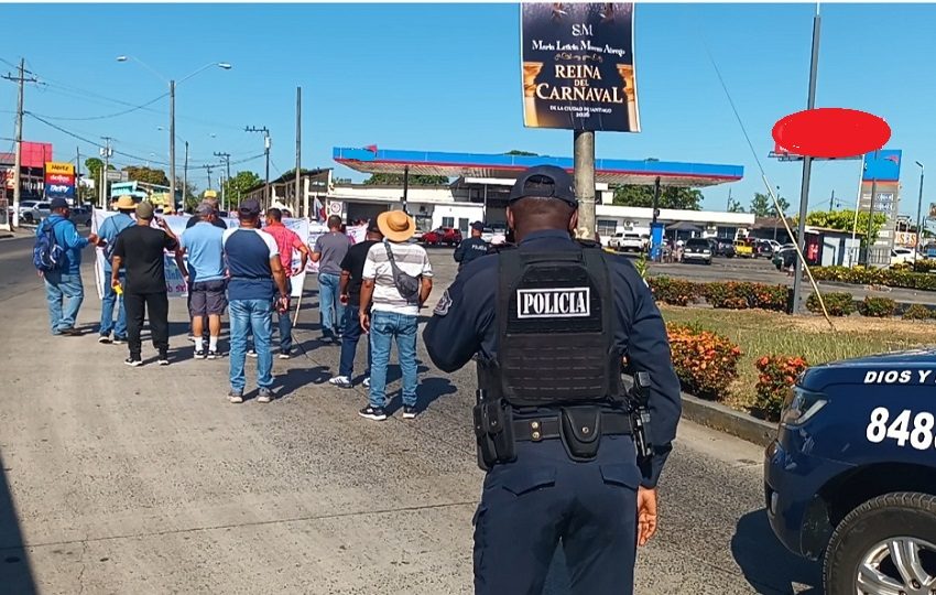 Las autoridades reiteraron el llamado a la ciudadanía a mantener una conducta ordenada, seguir las recomendaciones de seguridad. Foto. Melquíades Vásquez
