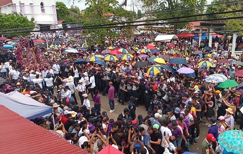 Monseñor José Domingo Monseñor Ulloa explicó que este tiempo litúrgico invita a asumir propósitos claros como la oración, el ayuno y la limosna, prácticas que conducen a una transformación interior auténtica. Foto. Melquíades Vásquez