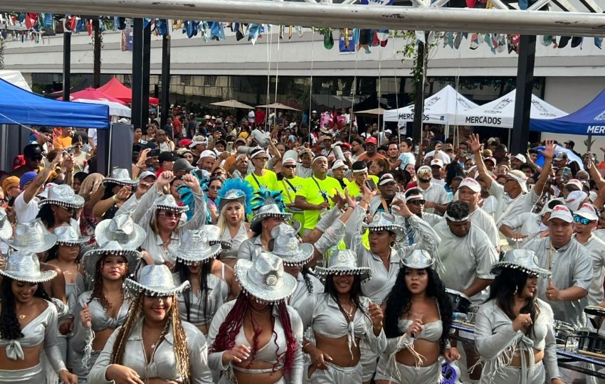 Congregó a miles de personas en el Mercado San Felipe Neri (Casco Antiguo). Foto: Cortesía