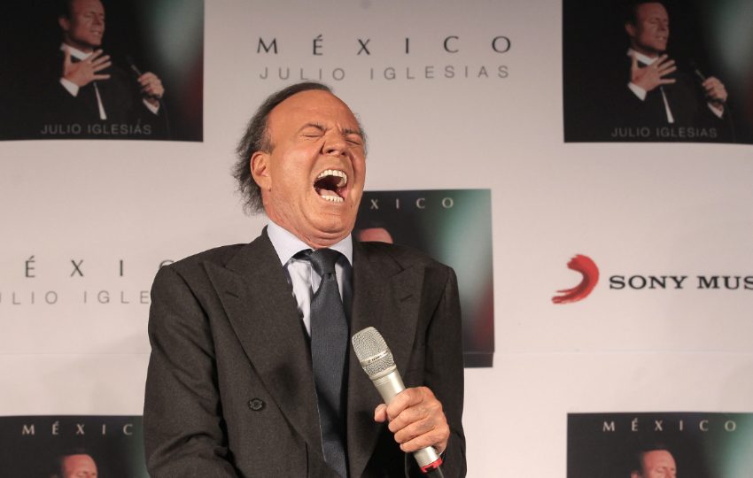 El cantante español Julio Iglesias . Foto: EFE / Alex Cruz