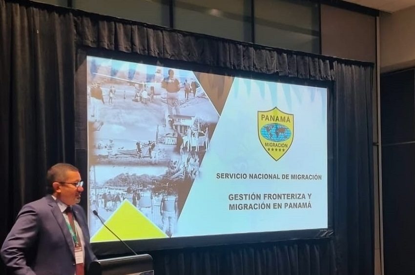 Mojica durante su exposición en el evento celebrado en México. Foto: Cortesía SNM