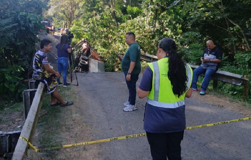 De los tres puentes vehiculares existentes para acceder al corregimiento de Villa Carmen de Capira, dos son inutilizables.
