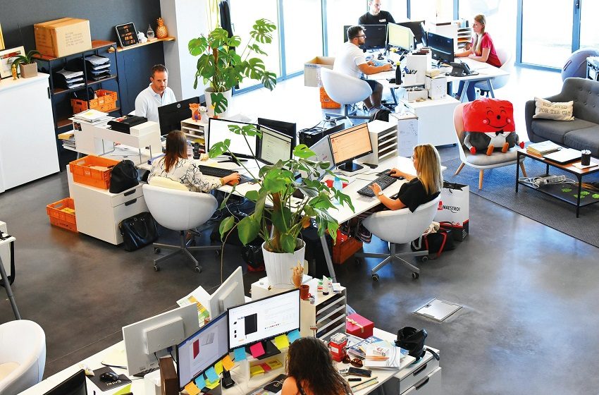 El joven recibirá una asignación mensual de 450 dólares en el año de la pasantía. Foto ilustrativa