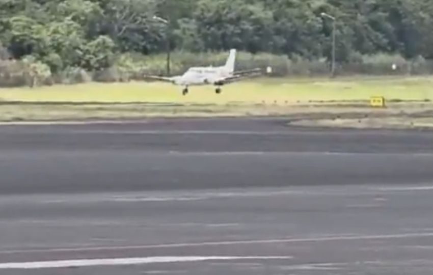 La aeronave reportó una falla eléctrica general.