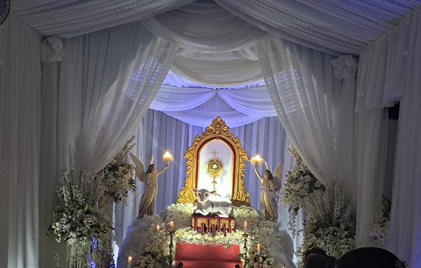 Según la historia, hace más de 300 años se ocurrió un incendio en la parroquia, en el mismo lugar donde hoy se encuentra el Santuario de Alanje. Foto. Jaime Chávez