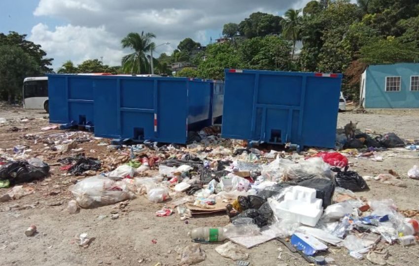 Se colocaron contenedores de basura en San Miguelito. Foto: Archivo