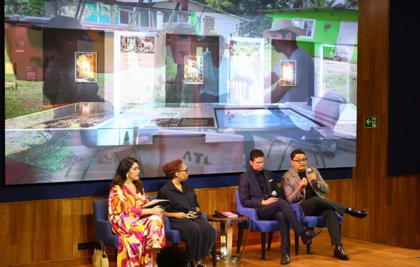 El Museo del Canal de Panamá lanzó el primer volumen de 'Faro'. Foto: EFE