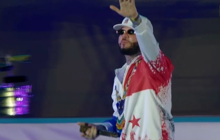 Farruko durante su presentación en la inauguración de los Juegos Suramericanos de la Juventud. 