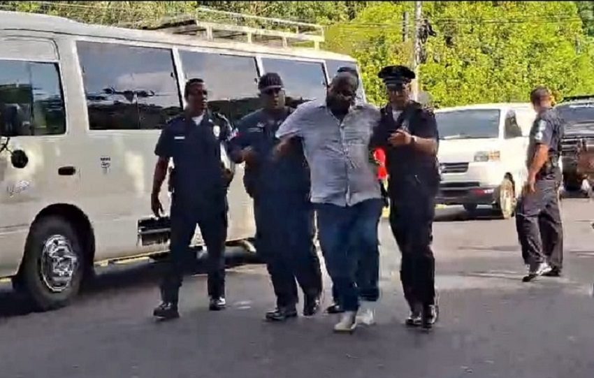 Por el momento se deconoce la cantidad de personas que han sido detenidas en esta protesta. Foto. Melquíades Vásquez