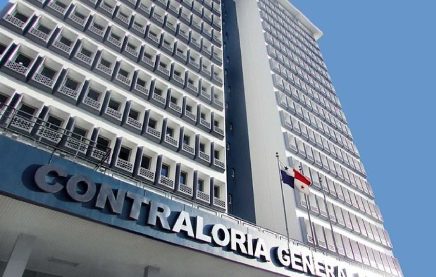 La Contraloría dice que ha entregado los salarios a tiempo.