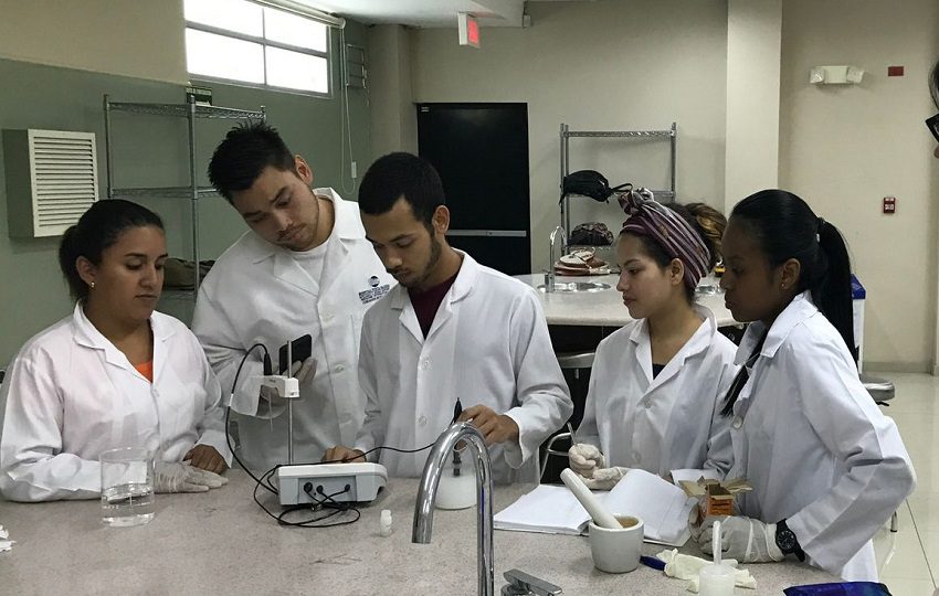 Cada día más mujeres estudian esta carrera.