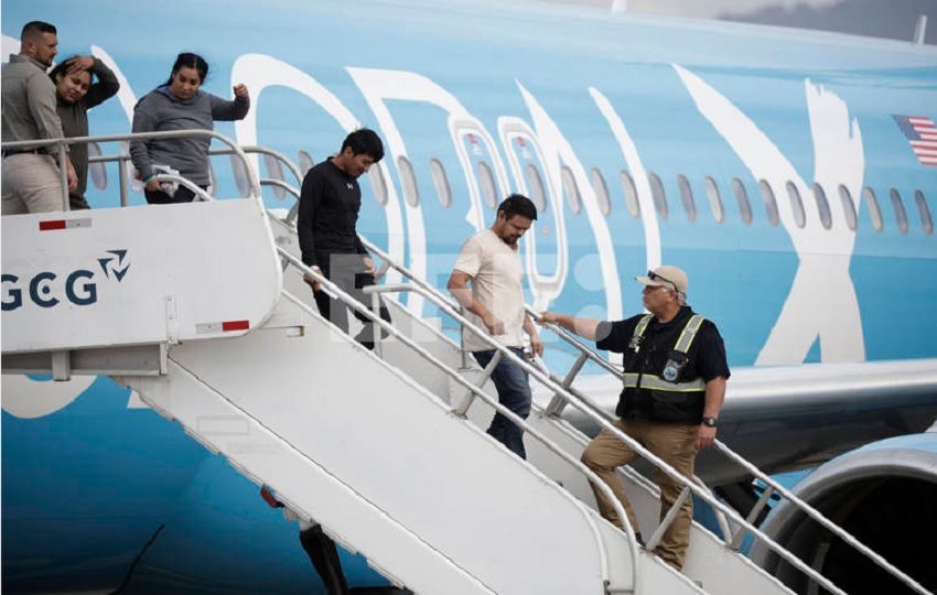  El primer vuelo llegó el 11 de abril con 25 migrantes, y el segundo el 17 de abril con 30 migrantes, de los cuales 8 eran costarricenses. EFE