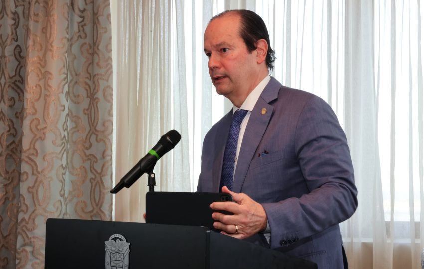 El ministro de Relaciones Exteriores, Javier Martínez-Acha. Foto: Cortesía